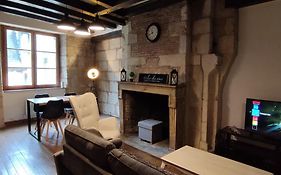 102 Duplex Familial de Charme avec Colombages en Immersion Historique et Confort au Cœur de la Ville